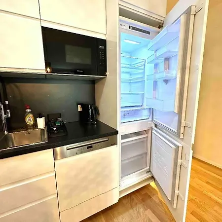With Garage & Terrace פראג
