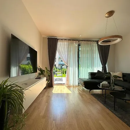 דירה With Garage & Terrace *