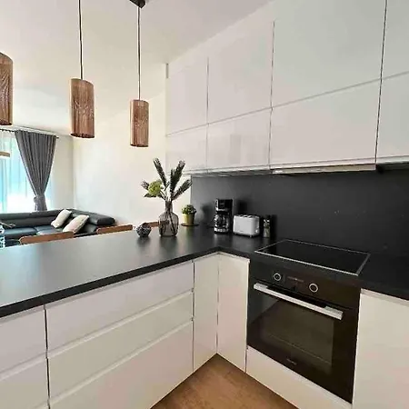 דירה With Garage & Terrace *