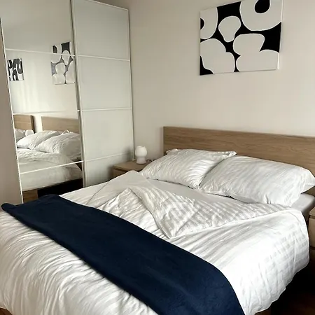 Apartamento Viktoria N7 With Garage & Terrace Praga