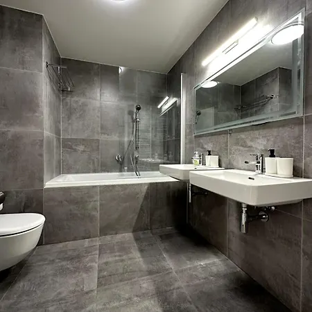 Viktoria N7 With Garage & Terrace *