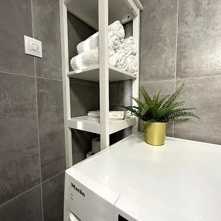 Apartamento Viktoria N7 With Garage & Terrace *