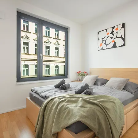 Viktoria N7 With Garage & Terrace *