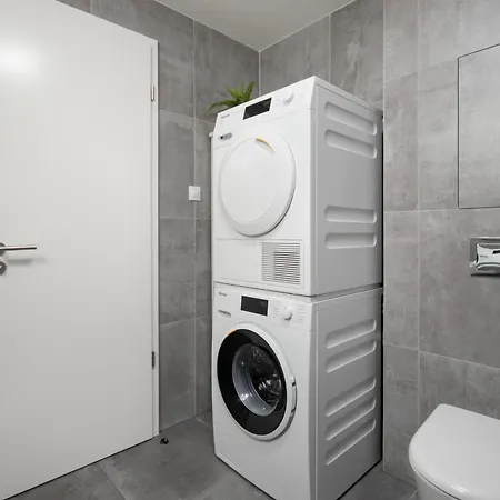 Viktoria N7 With Garage & Terrace * Prague
