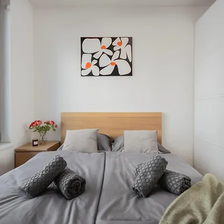 Apartamento Viktoria N7 With Garage & Terrace Praga