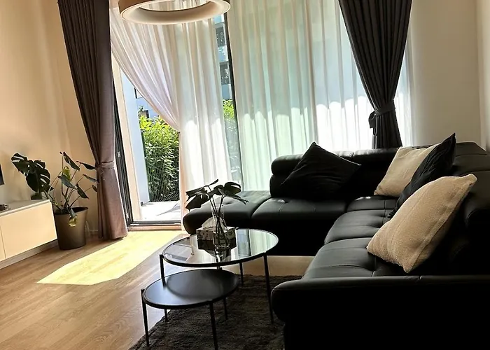 Viktoria N7 With Garage & Terrace Prag
