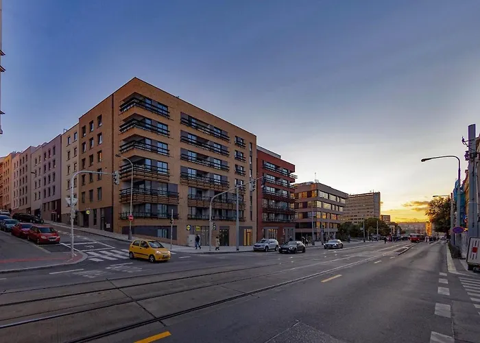 Viktoria N7 With Garage & Terrace Prága