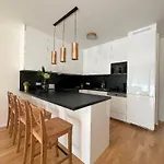 Apartmán Viktoria N7 With Garage & Terrace
