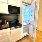 Viktoria N7 With Garage & Terrace Praha