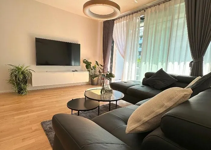 Viktoria N7 With Garage & Terrace Appartamento Praga