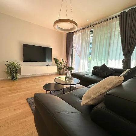 With Garage & Terrace Апартаменты Прага