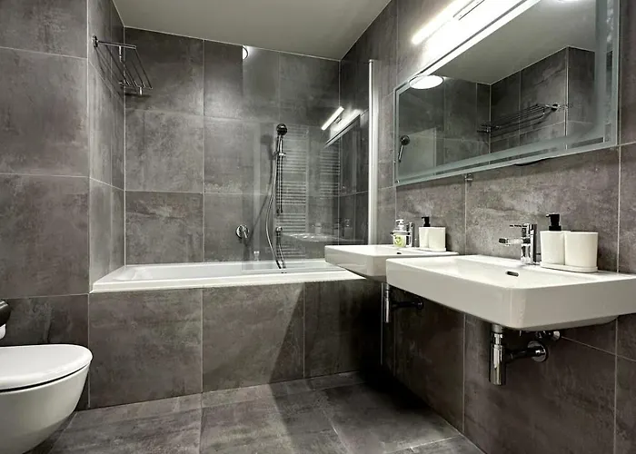 Viktoria N7 With Garage & Terrace *