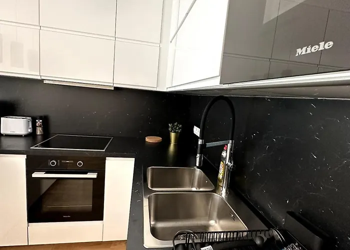 Viktoria N7 With Garage & Terrace *
